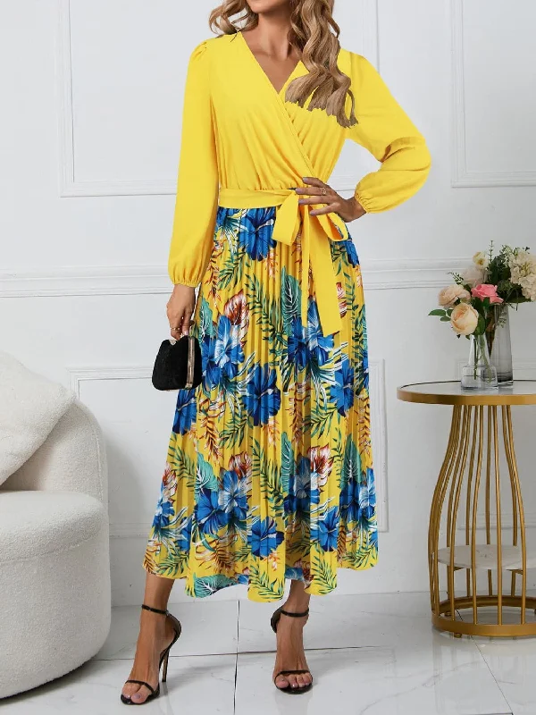 Chic vibrant pleated dress